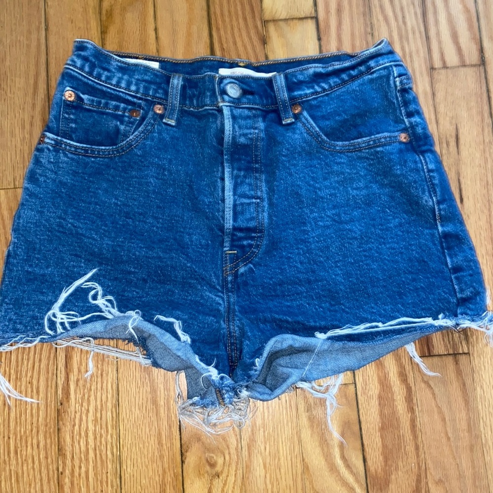 Levi’s Ribcage shorts